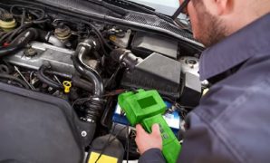 Cara Mengatasi Aki Berjamur Agar Tidak Mengganggu Sistem Kelistrikan Mobil Aki Berjamur